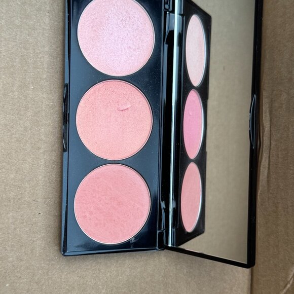 BETTY BOOP X IPSY Cheek To Cheek Blush Palette - Picture 3 of 5